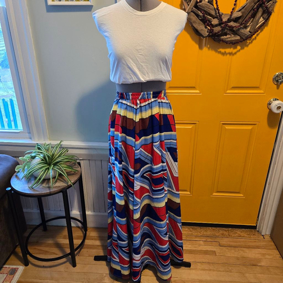 Mix Nouveau Medium Red Blue Geometric Retro Maxi Skirt - Picture 2 of 3